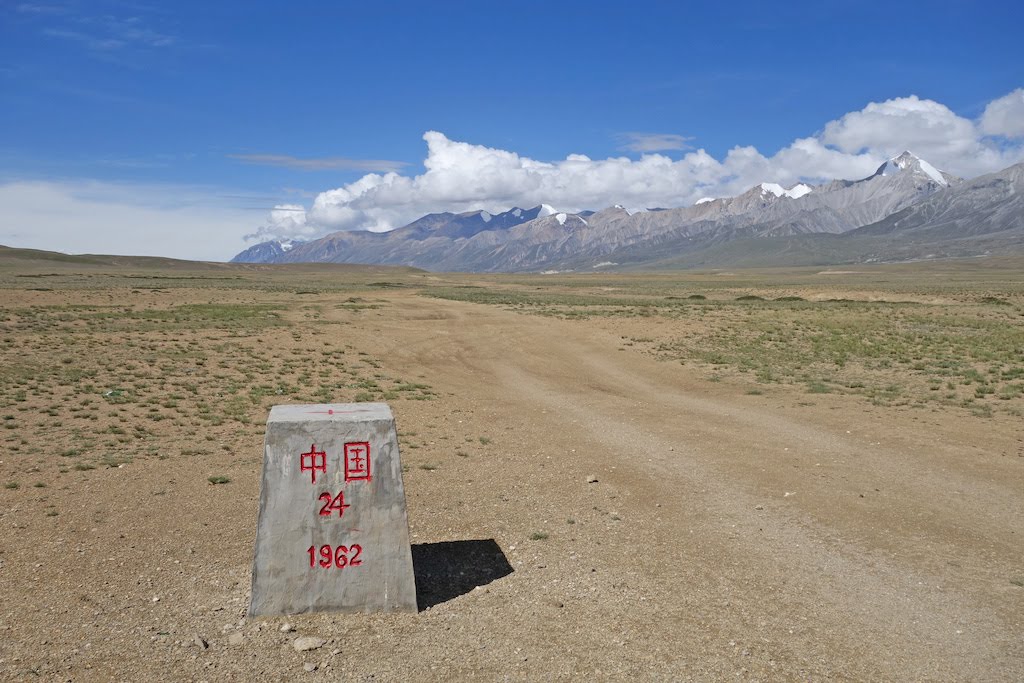 Feature-photo-Looking-south-to-the-Kora-la-2.7-kms-and-to-the-old-boundary-marker-of-the-small-chorten-4.3kms_0